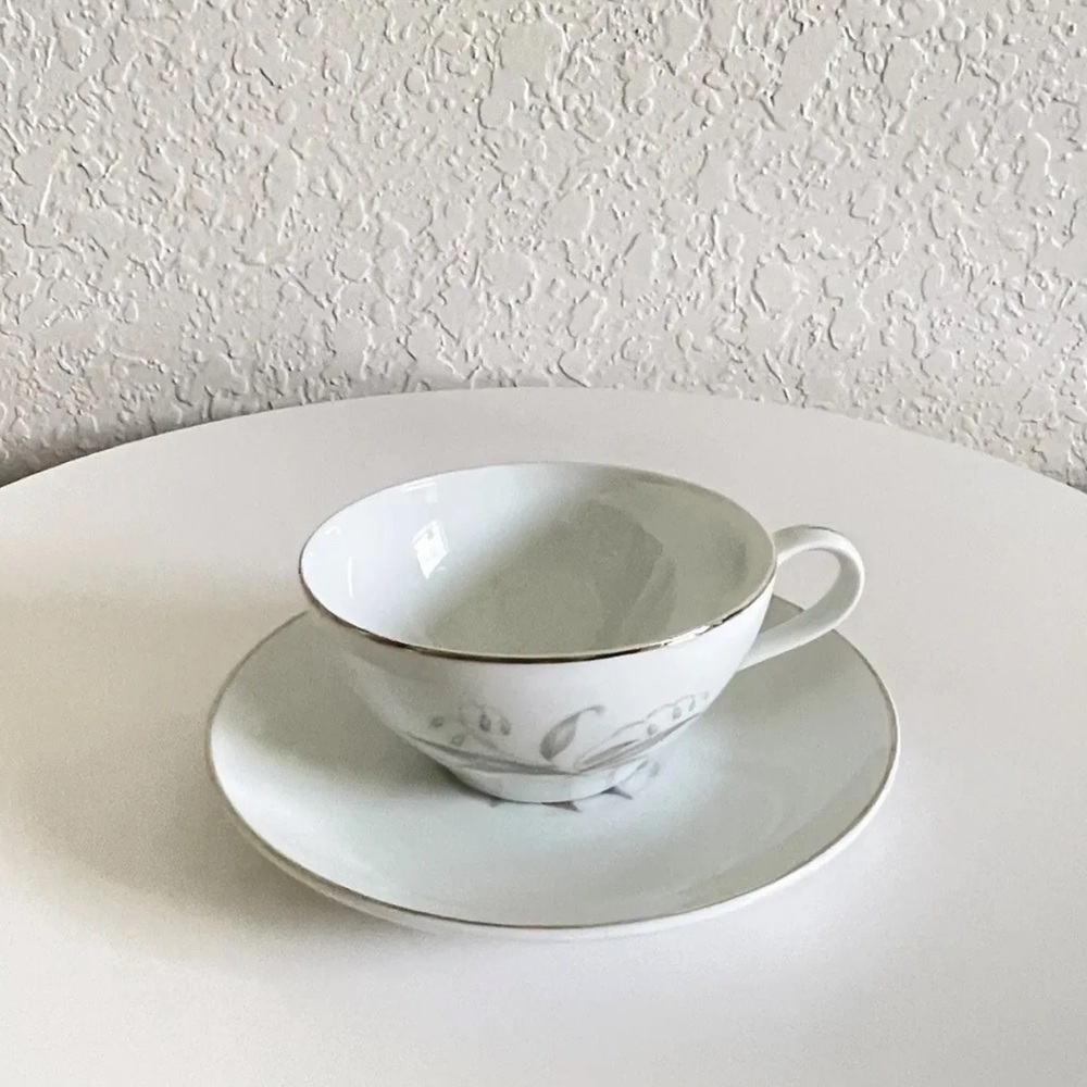 Kaysons Fine China Tea Cup And Saucer Set Golden Rhapsody Pattern 1961
